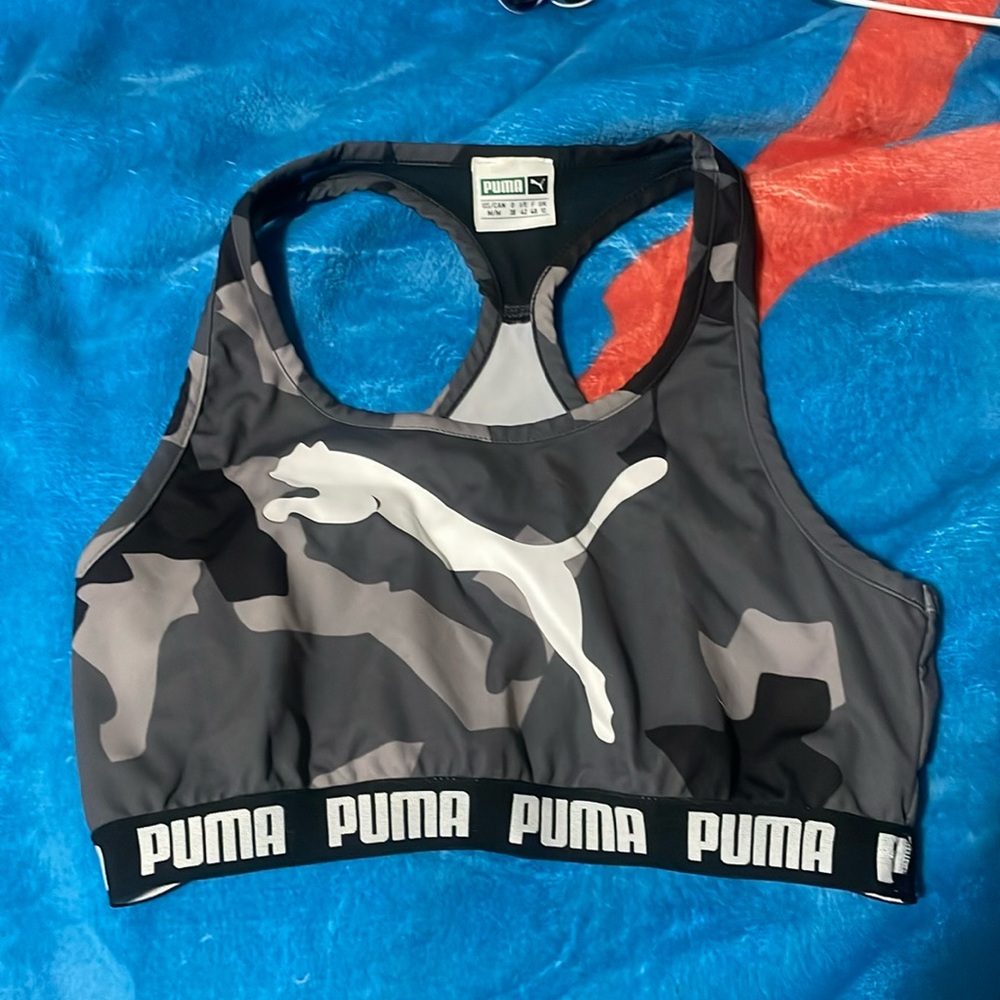 Camo sports bra black and white puma